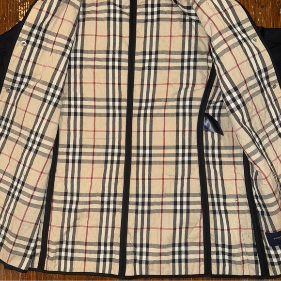 Authentic Vintage Burberry Quilted Black Jacket. - Picture 9 of 11